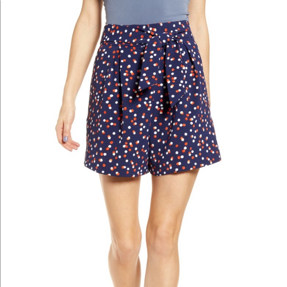 Flowing tie-waist shorts